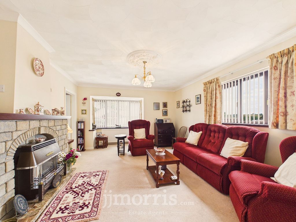 Property photo 3 of 19