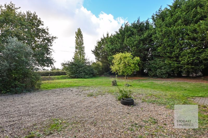 Property photo 3 of 20 Front Garden