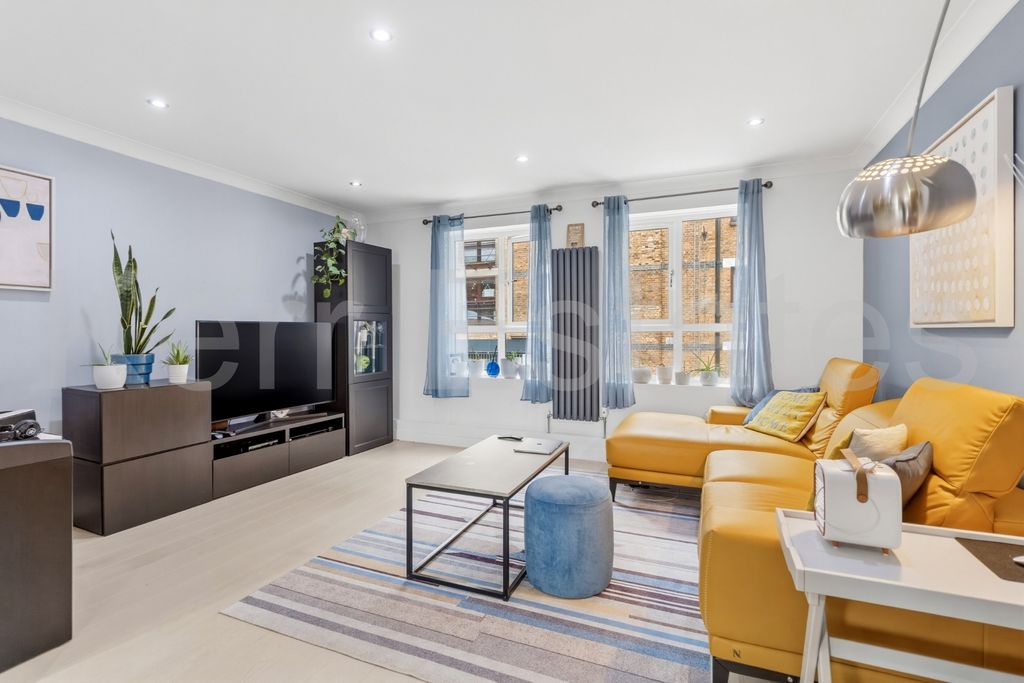 Property photo 3 of 14 Photo 3