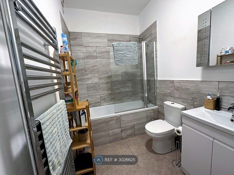 Property photo 1 of 16 Main Bathroom