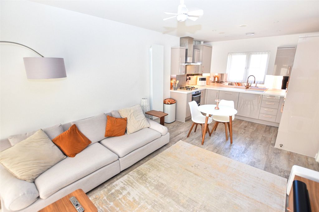 Property photo 2 of 10 Picture No. 14