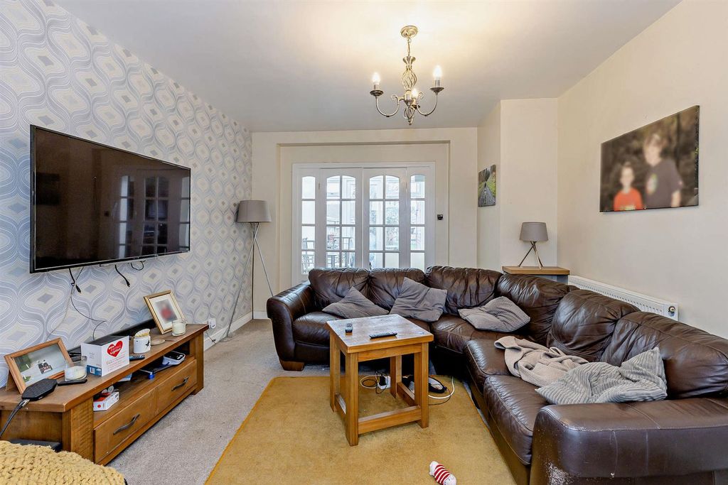 Property photo 3 of 18