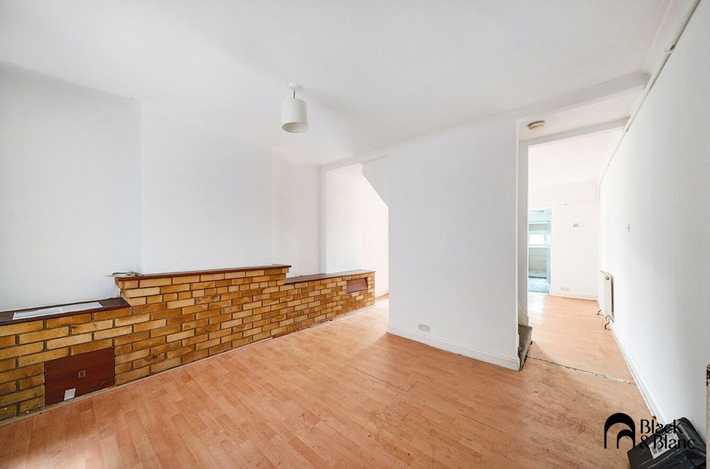 Property photo 2 of 16 Reception Room
