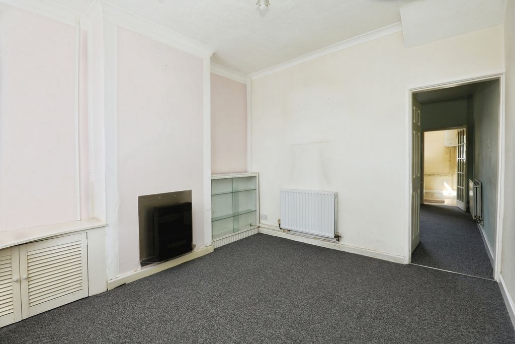 Property photo 2 of 19 Pbox-Img.Jpg