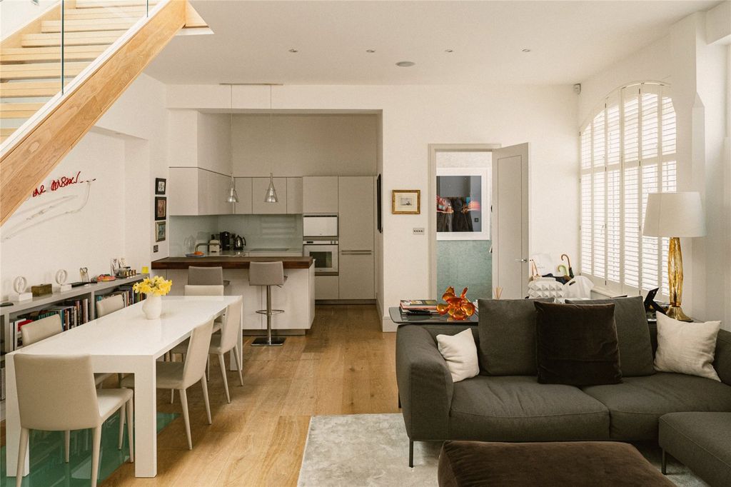 Property photo 1 of 17 Reception Dining