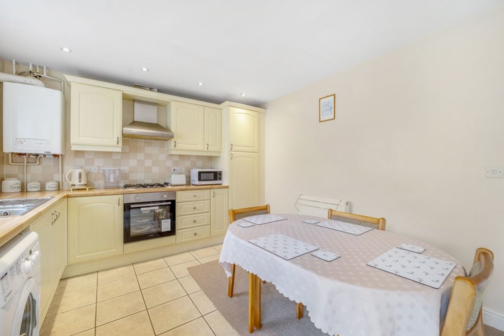 Property photo 3 of 19 52 Thomas Middlecott Drive (Kirton)-11