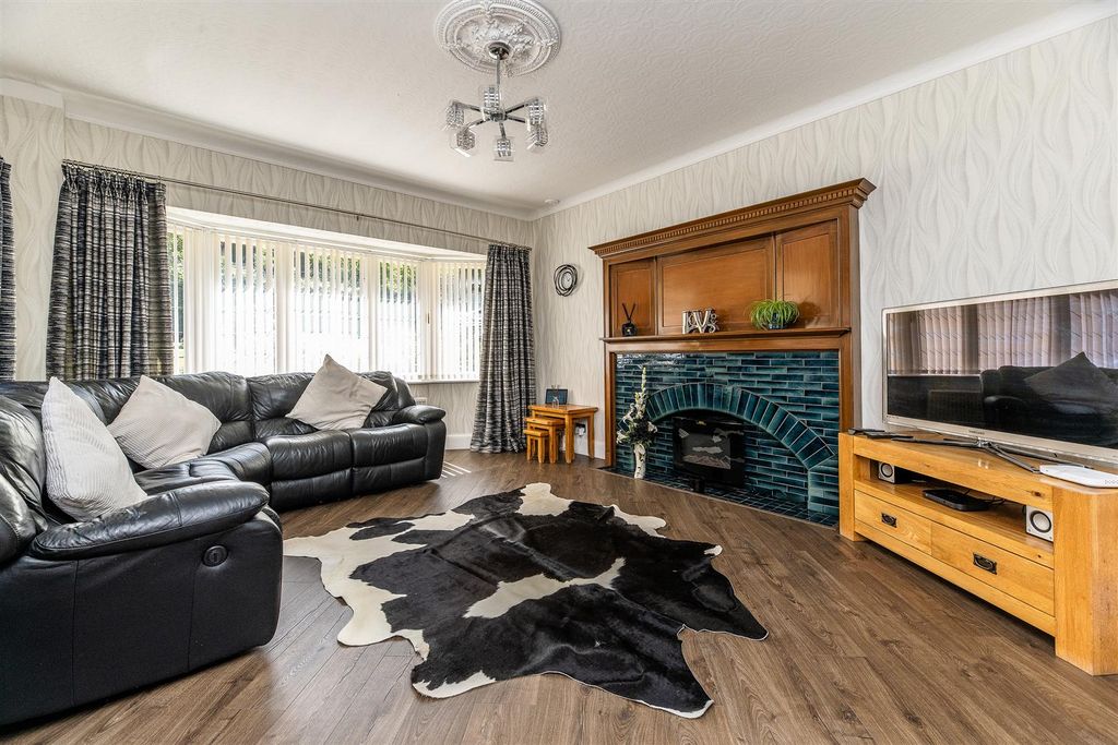 Property photo 3 of 36