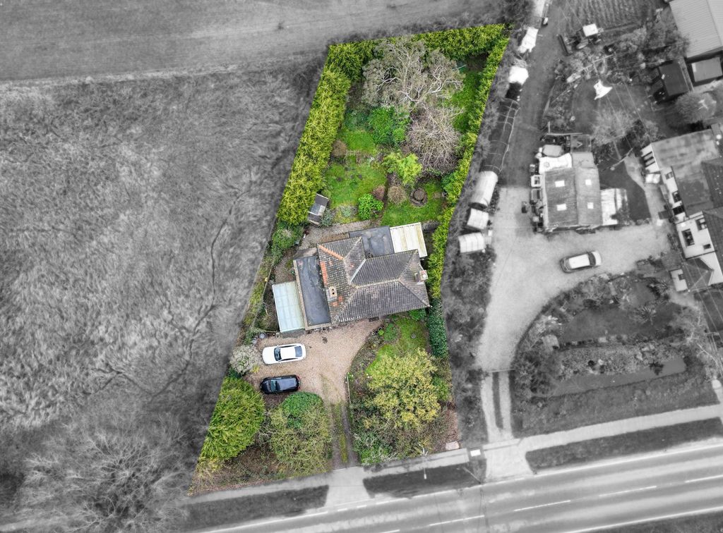 Property photo 2 of 33