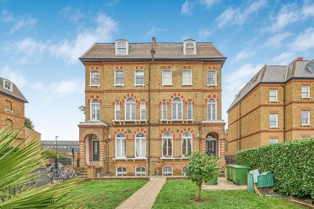 Property photo 1 of 11