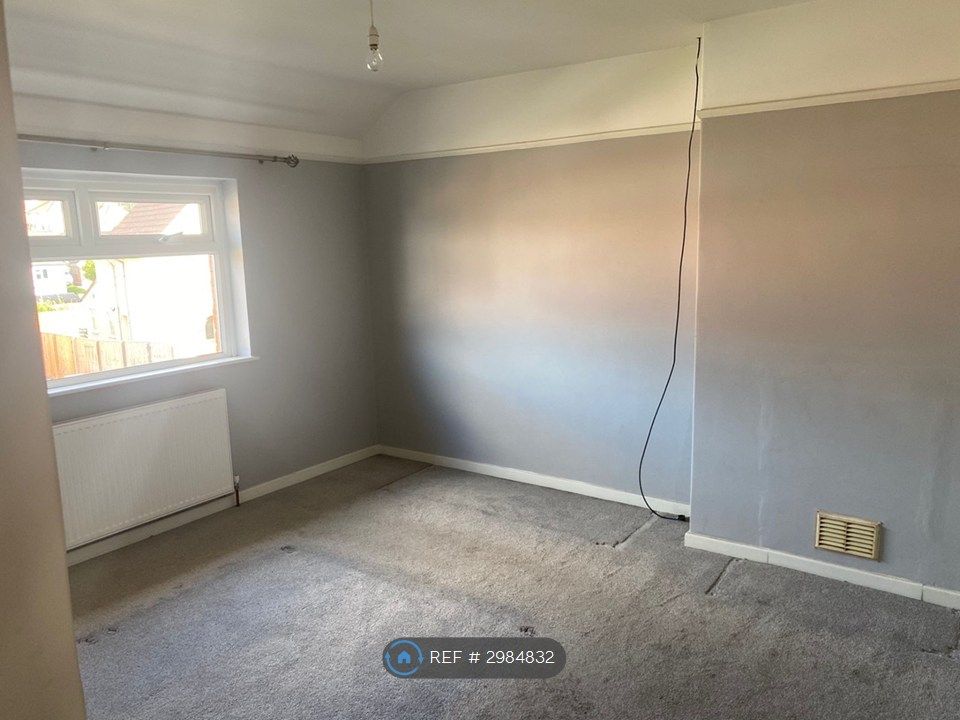 Property photo 3 of 10 Master Bedroom