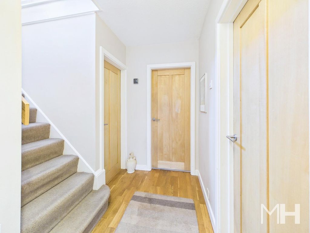 Property photo 3 of 25 Hallway