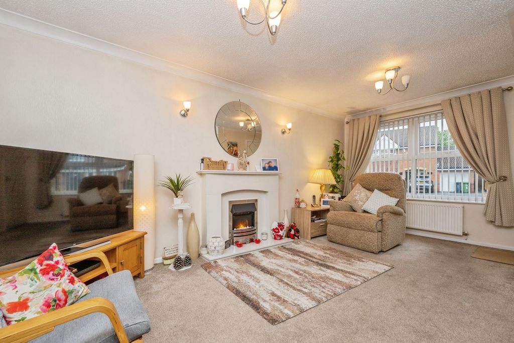 Property photo 2 of 21 Pbox-Img.Jpg