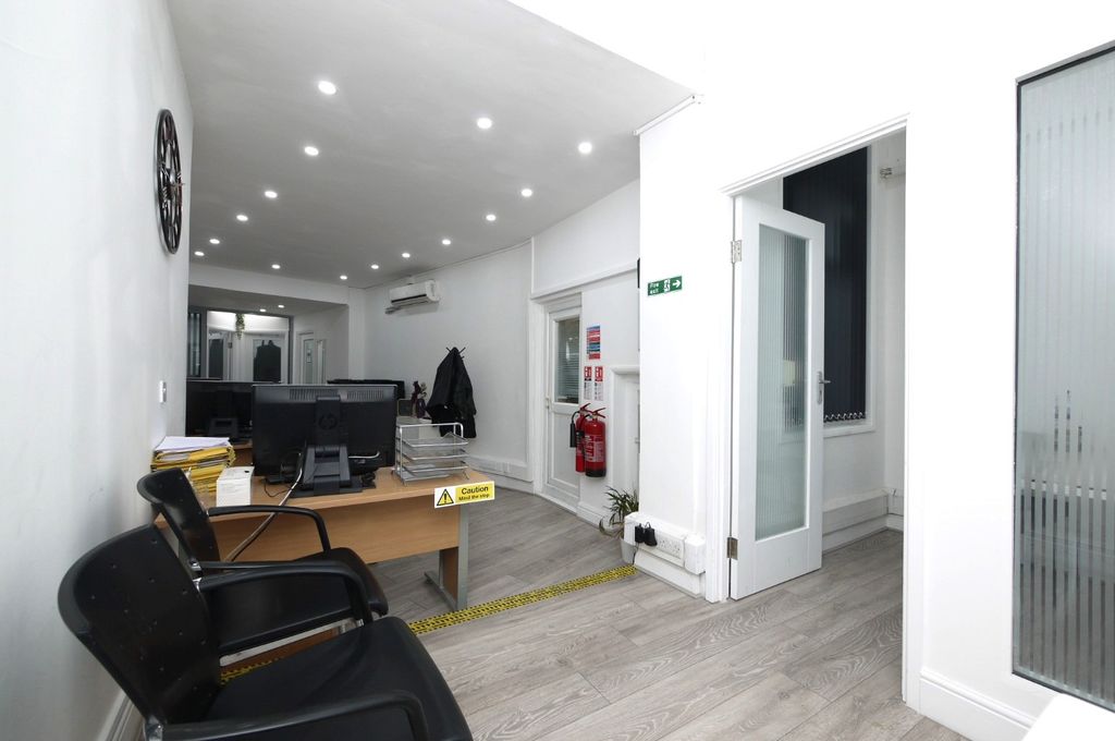 Property photo 2 of 9 3230482