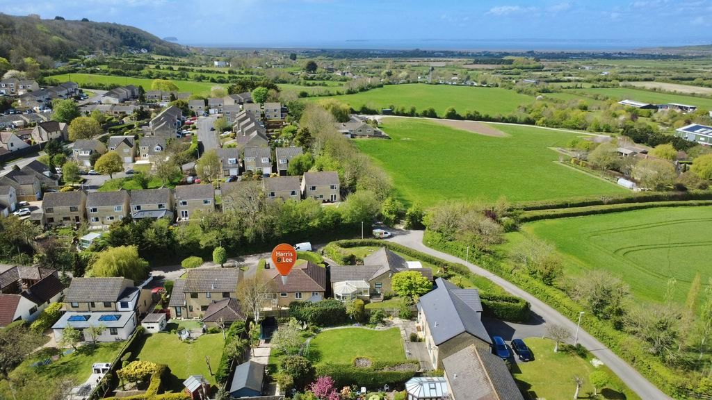 Property photo 2 of 21 Location