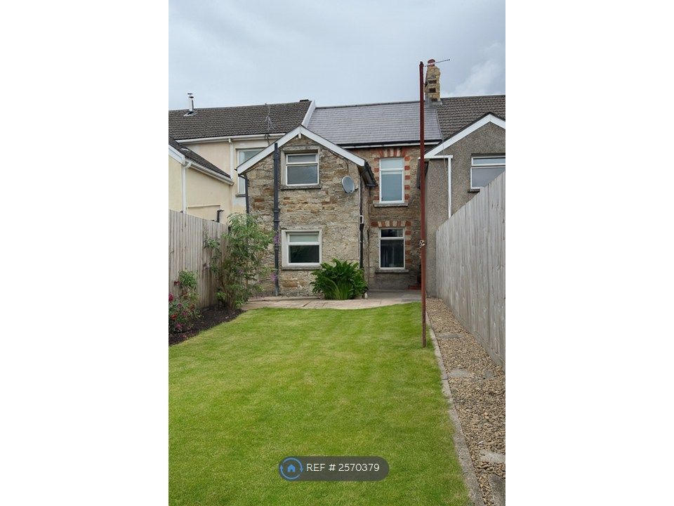 Property photo 2 of 25