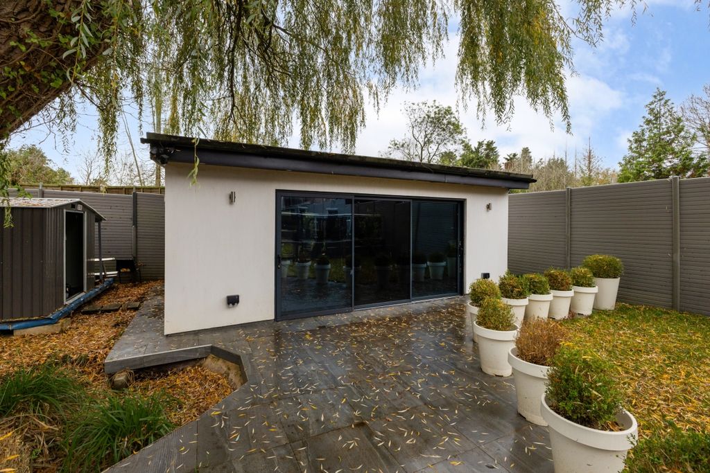 Additional image 36 of 5 bed detached house to rentWaggon Road, Barnet EN4