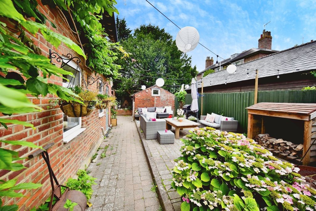 Property photo 3 of 17