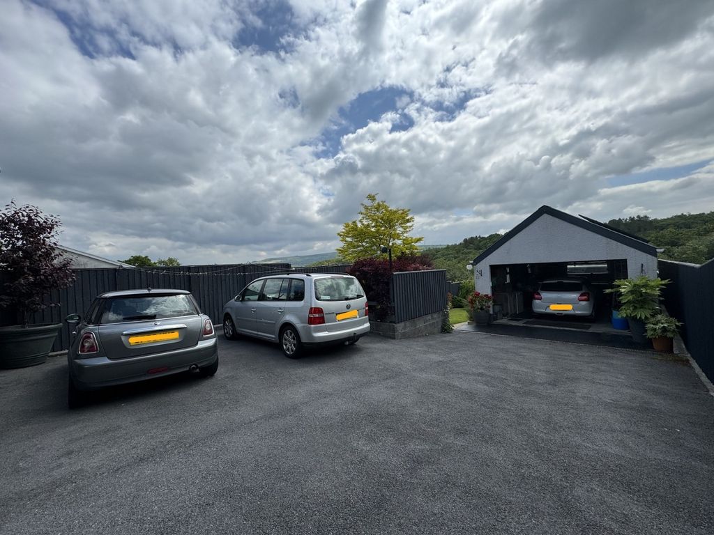 Property photo 2 of 29 Outside