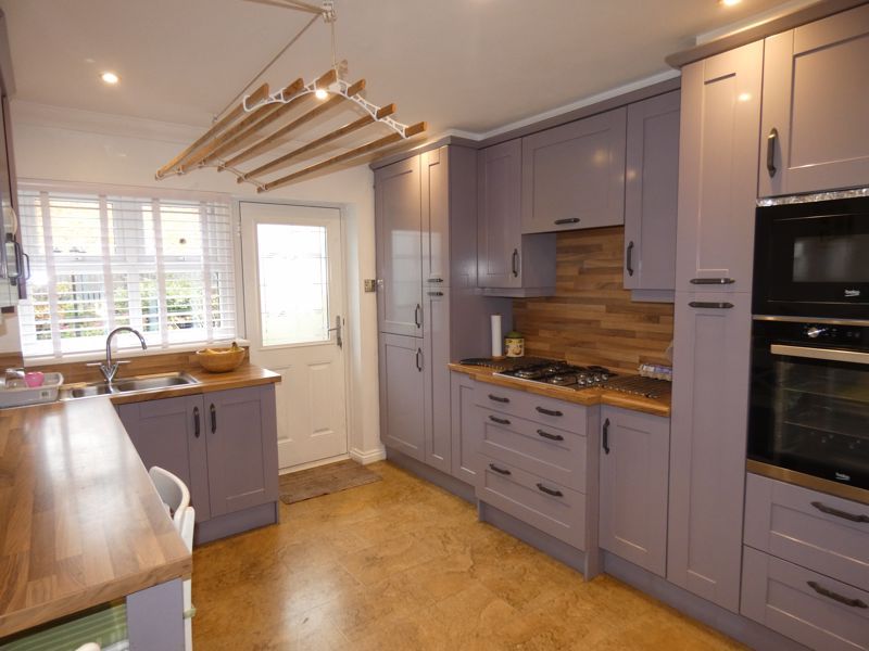 Property photo 1 of 23 Kitchen/Breakfast /Dining Room