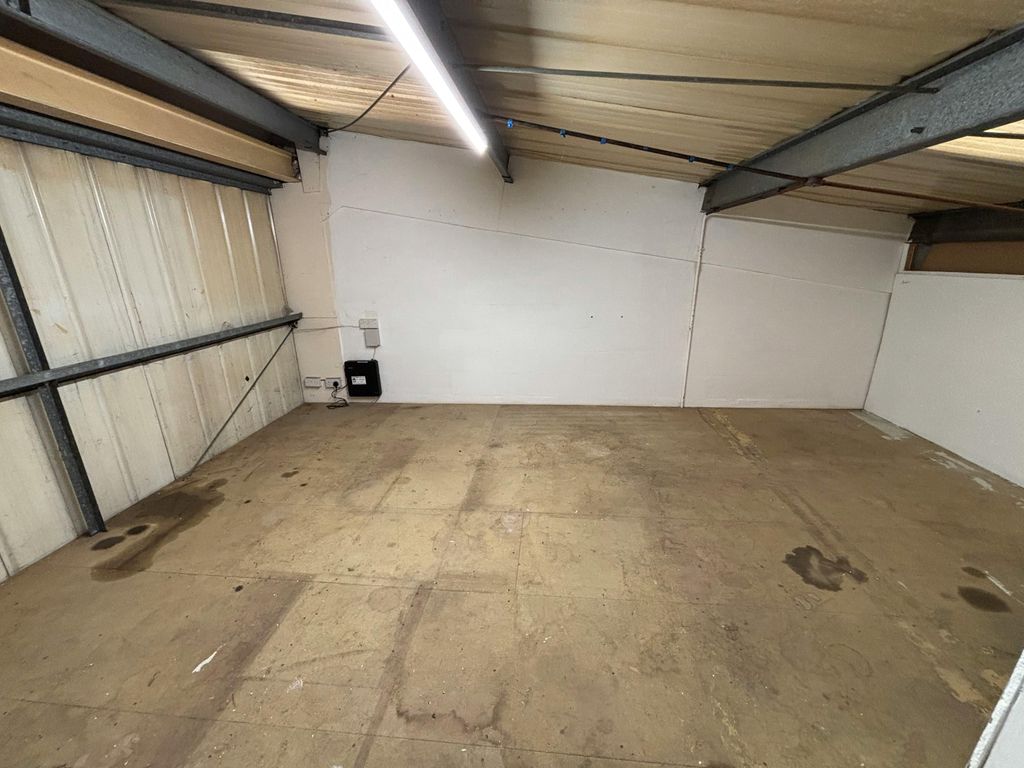 Property photo 3 of 8 Img_2022.Jpg