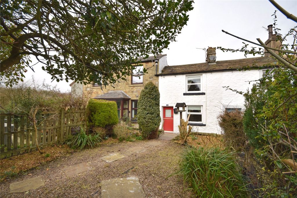 Property photo 1 of 17 External