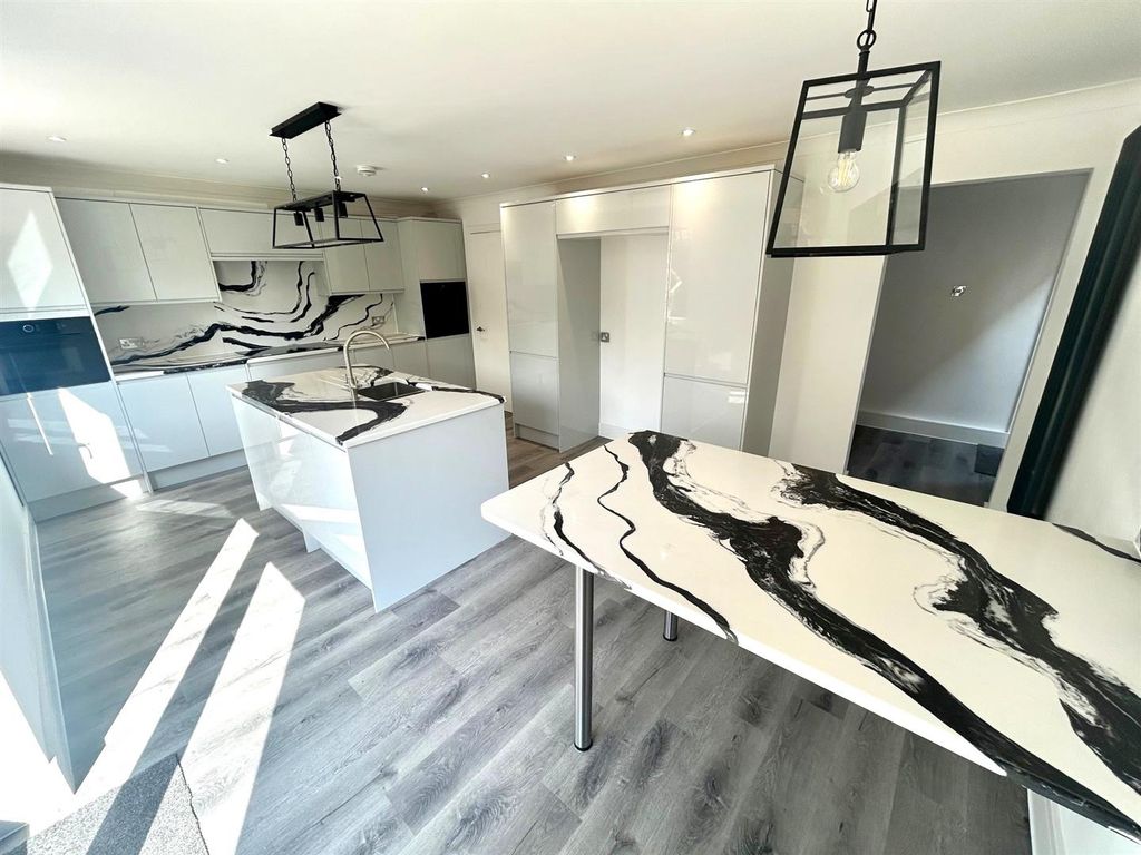 Property photo 2 of 19 Kitchen 2.Jpg - Edited .Jpg