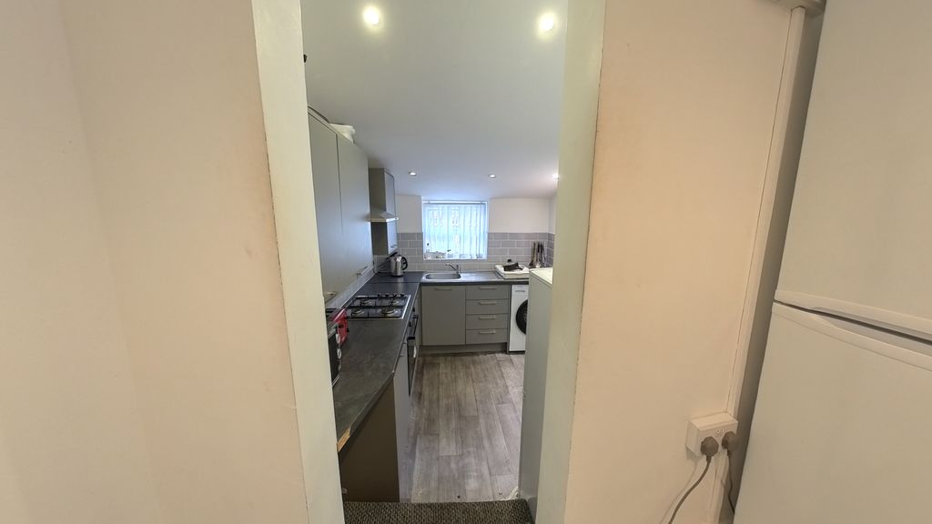 Property photo 3 of 25