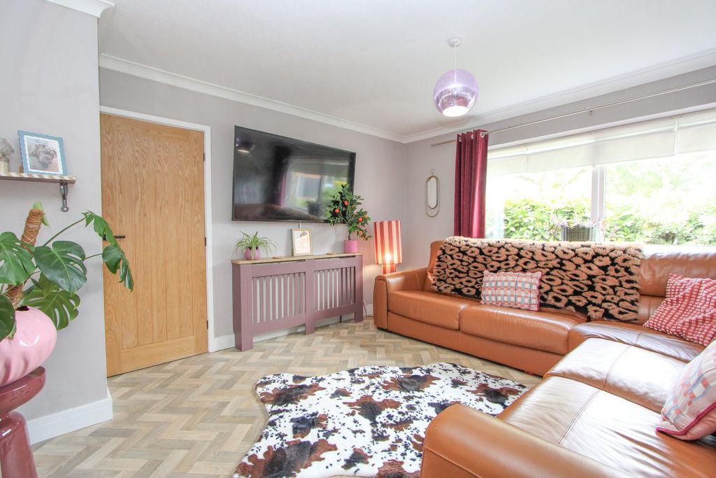 Property photo 2 of 26