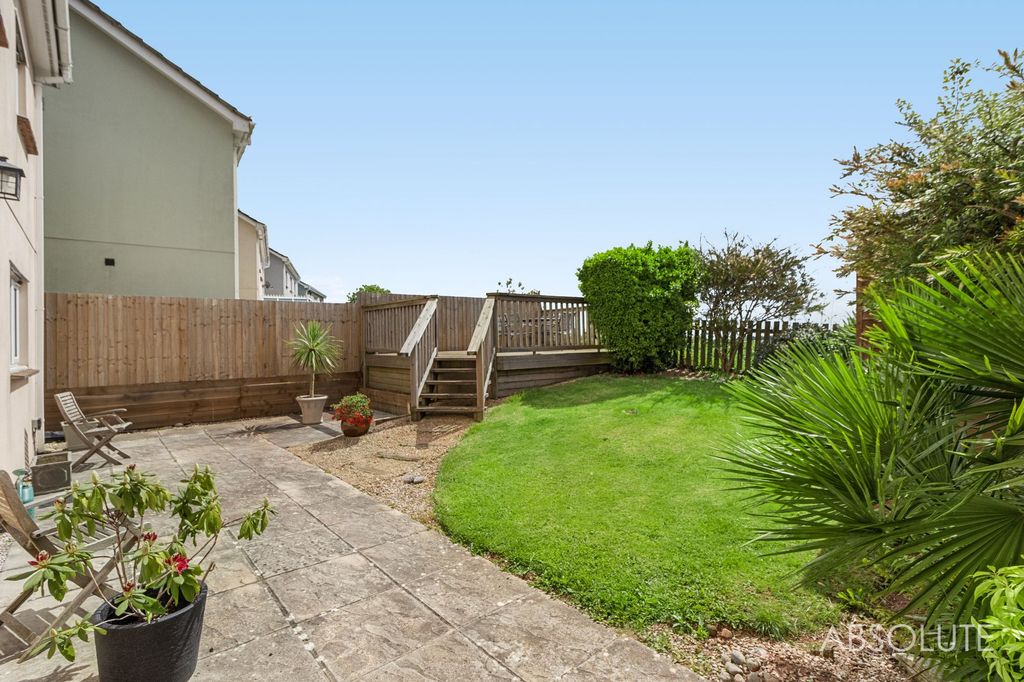 Property photo 2 of 22