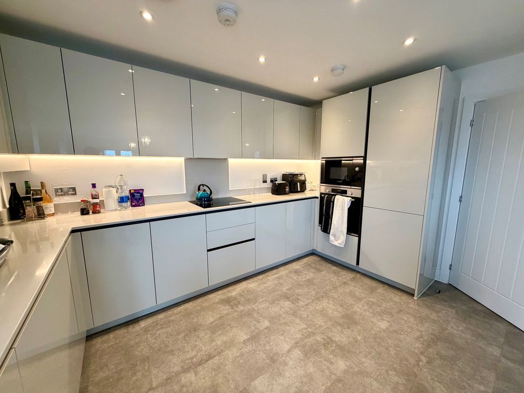 Property photo 3 of 9 Image