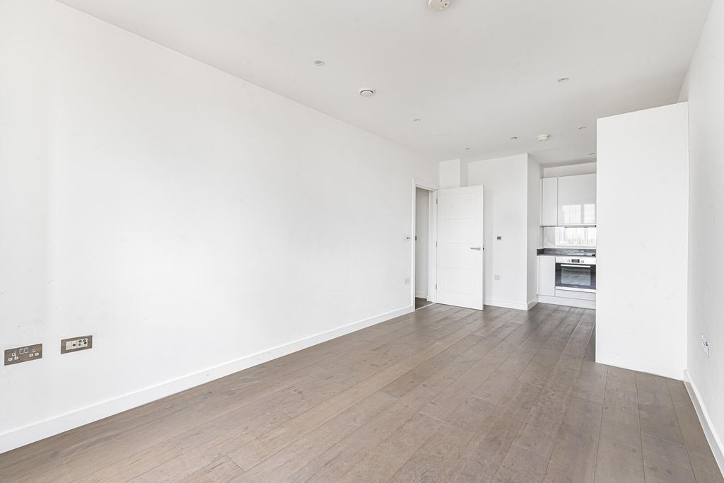 Property photo 3 of 12 Living Room