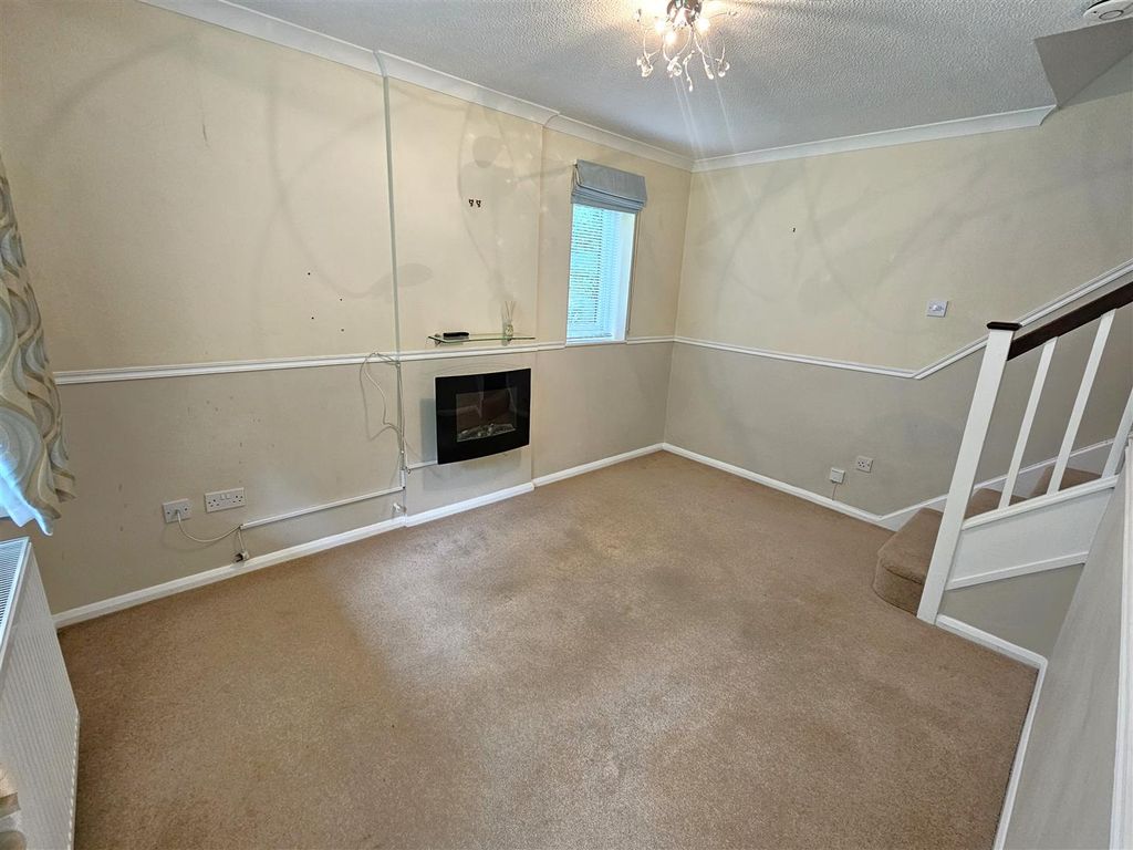 Property photo 2 of 10 Living Room.Jpg