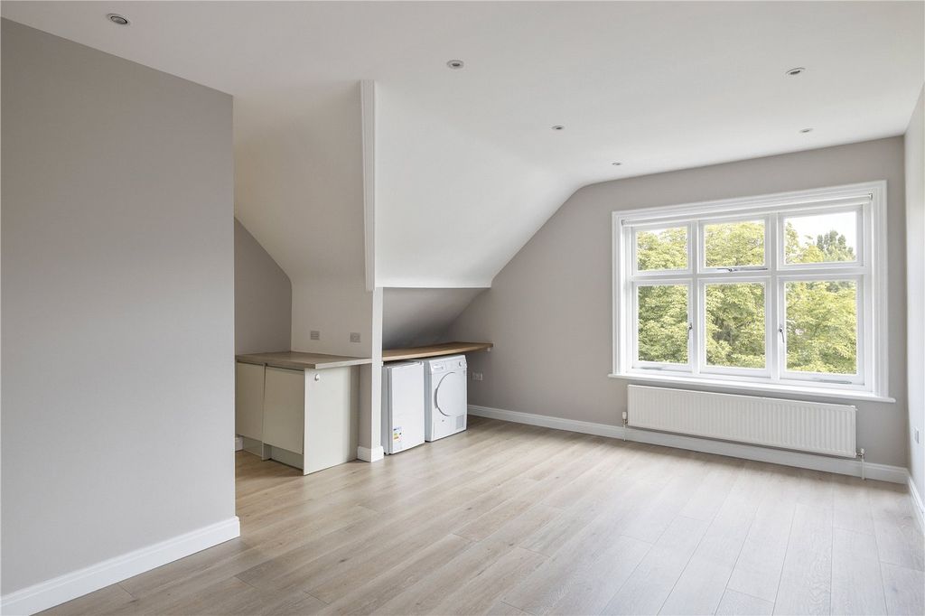 Property photo 2 of 8 Reception Detail