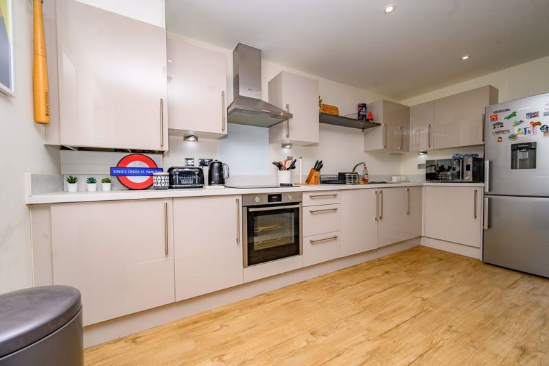 Property photo 2 of 11 Kitchen