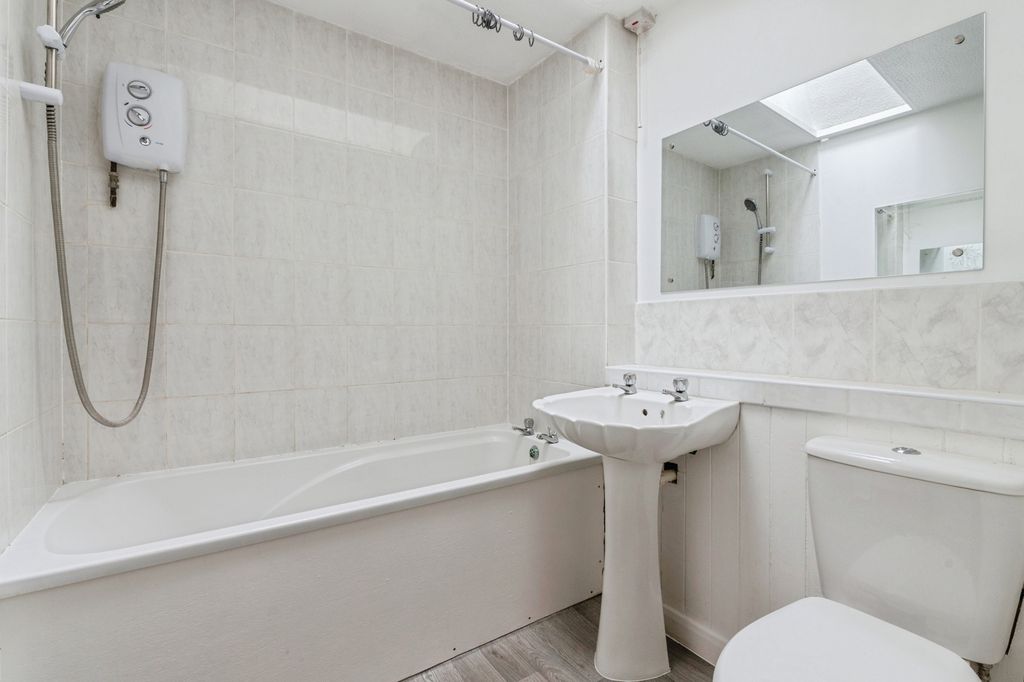 Property photo 2 of 16 Pbox-Img.Jpg
