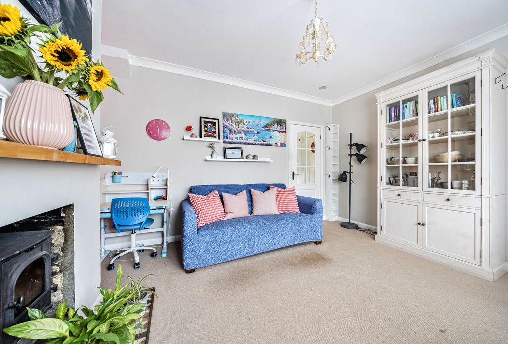 Property photo 3 of 12 1339857-10-68A30B...