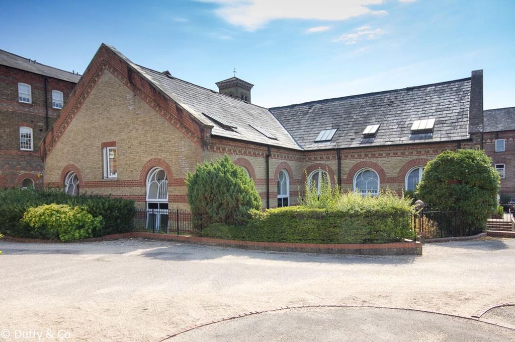 Property photo 1 of 7