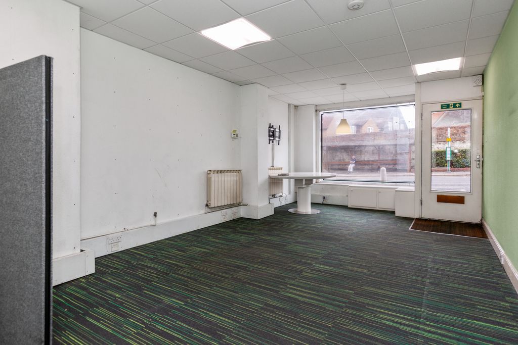 Property photo 3 of 18 Crossway House, 8 London Road, Reigate Rh2 9Hy