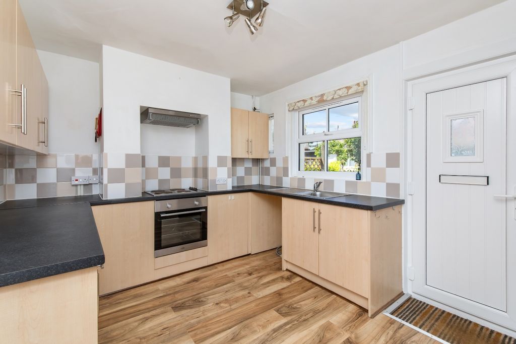 Property photo 2 of 15 5271581