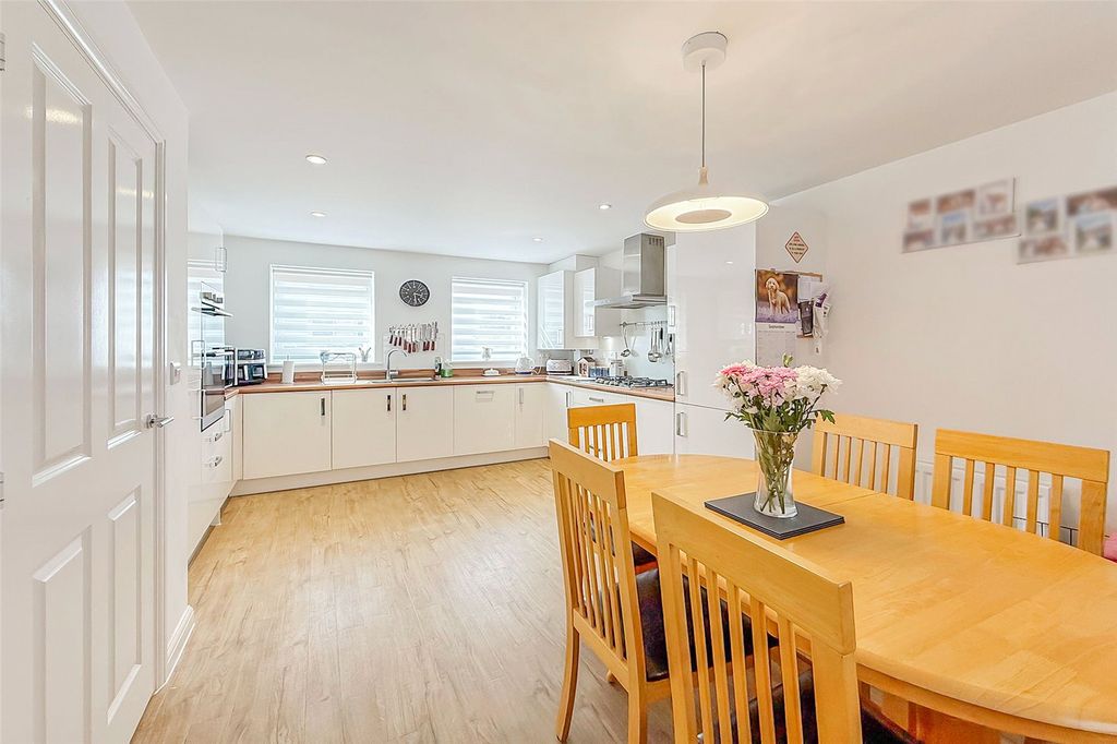 Property photo 3 of 21 Picture No. 05