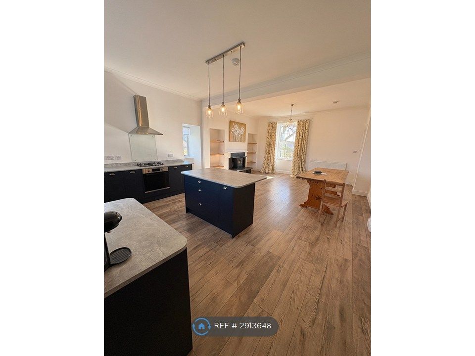 Property photo 2 of 17 Kitchen/Family Room