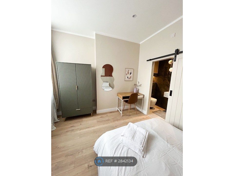 Property photo 3 of 35