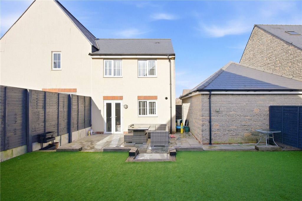 Property photo 2 of 15 Picture No. 23