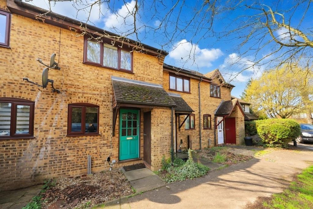 Property photo 1 of 8 External