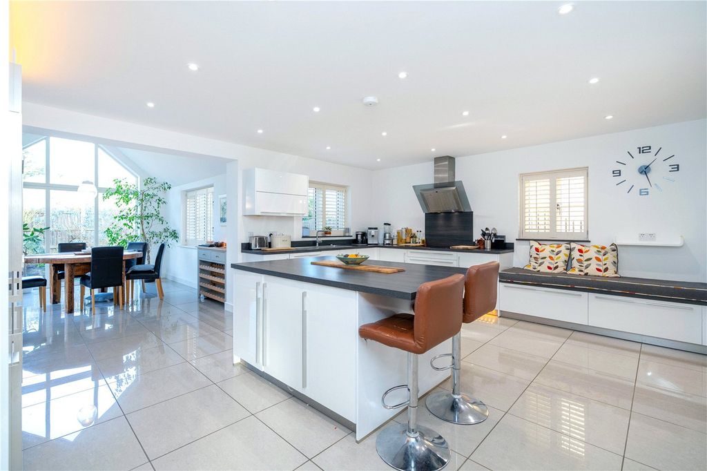 Property photo 3 of 22 Picture No. 06