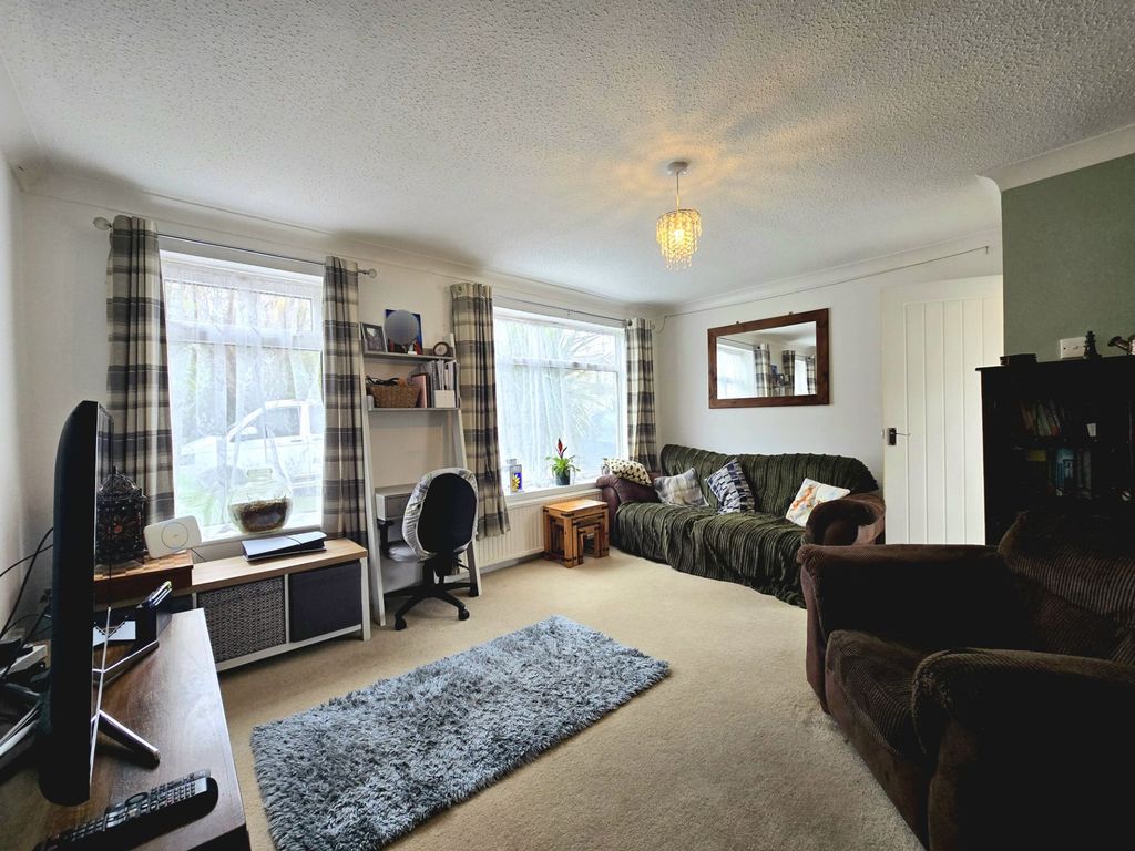 Property photo 2 of 26