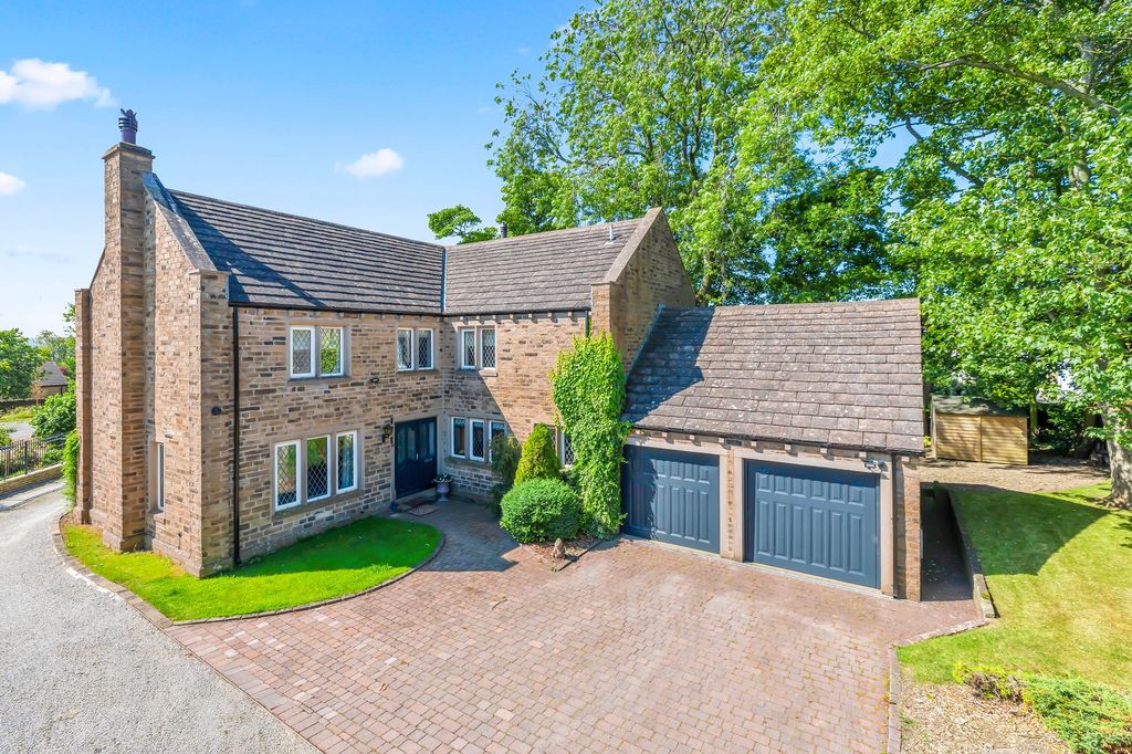 Property photo 2 of 37