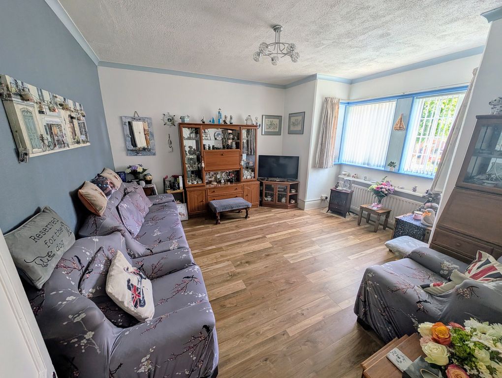Property photo 3 of 32