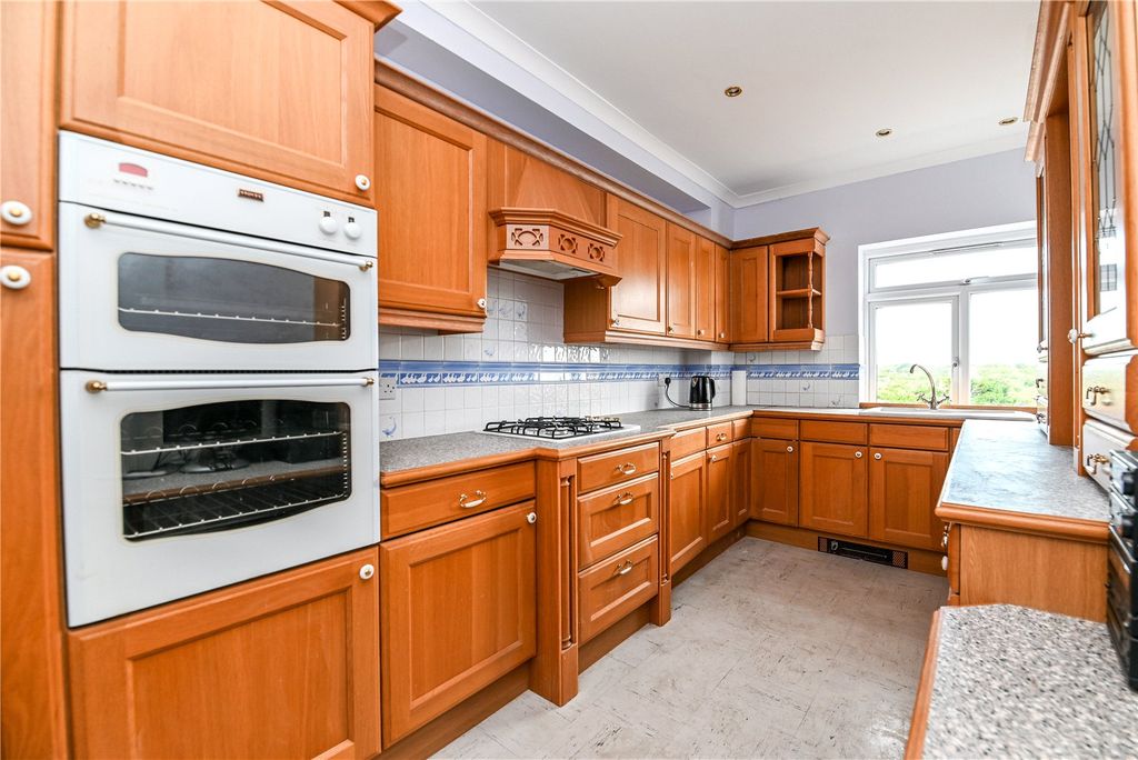 Property photo 2 of 18 Picture No. 22