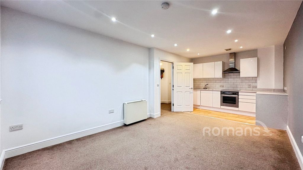 Property photo 2 of 12 Picture No. 11